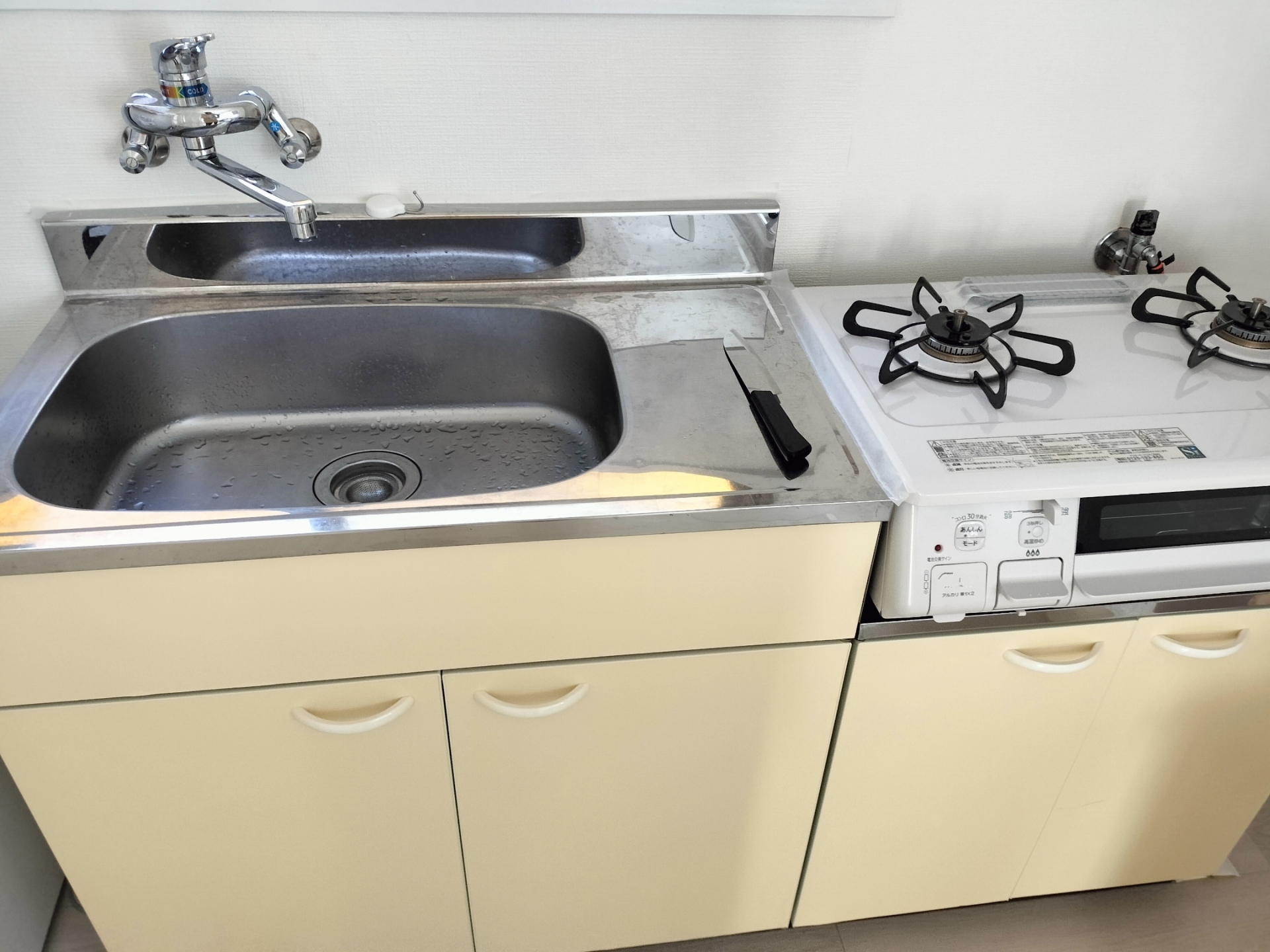 内装レスキュー・大家さんお助け隊　台所補修施工事例イメージ画像